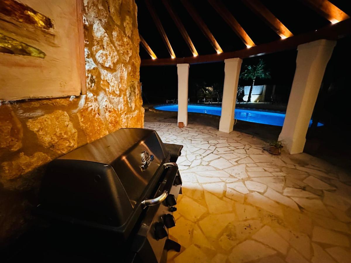 Villa Sanchez In Strandnahe Mit Pool, Jacuzzi, Klima, Wifi, Gas Bbq Сантаньї Екстер'єр фото